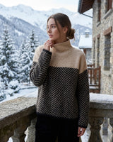 Damski sweter z golfem i wzorem zygzakowym