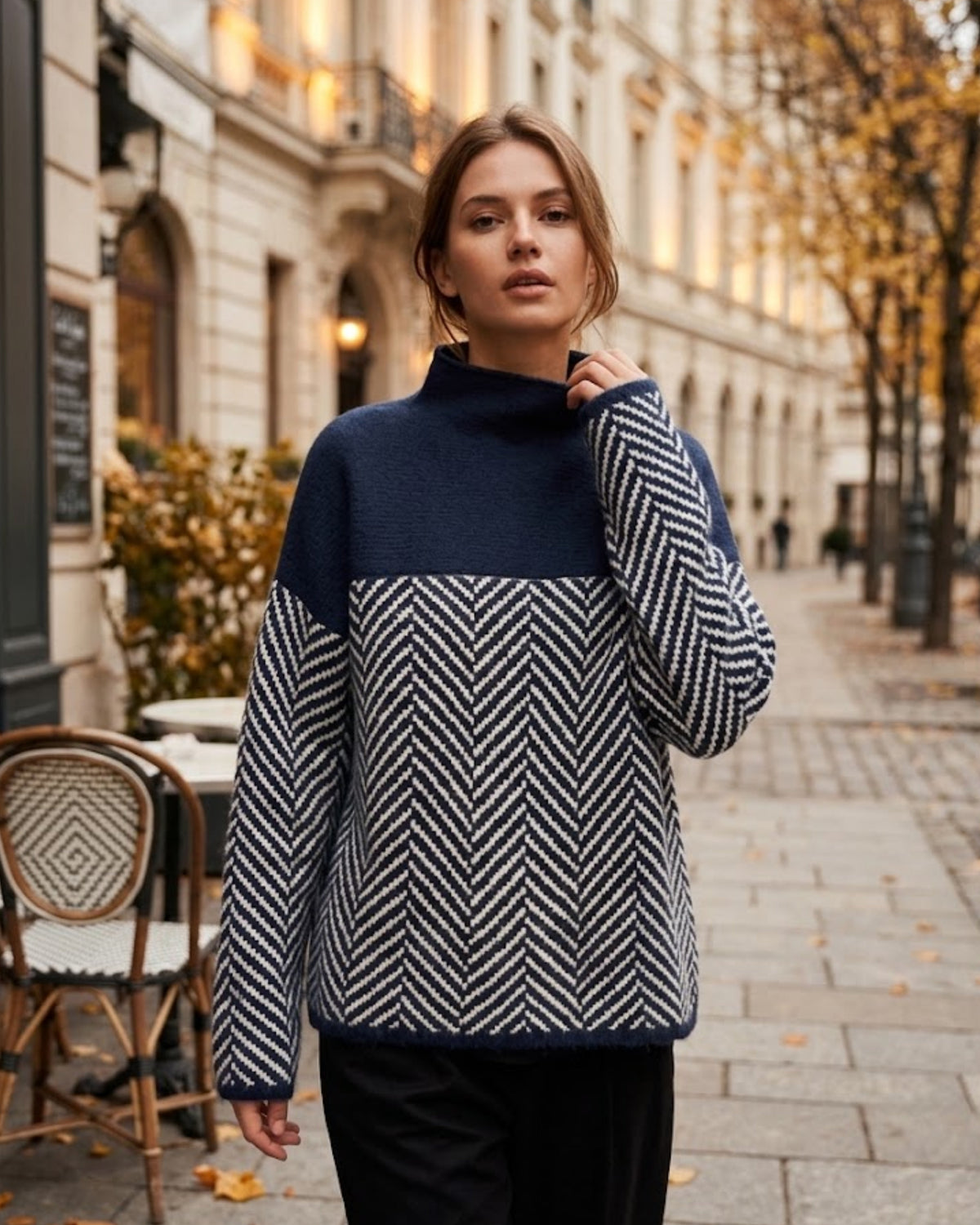 Damski sweter z golfem i wzorem zygzakowym