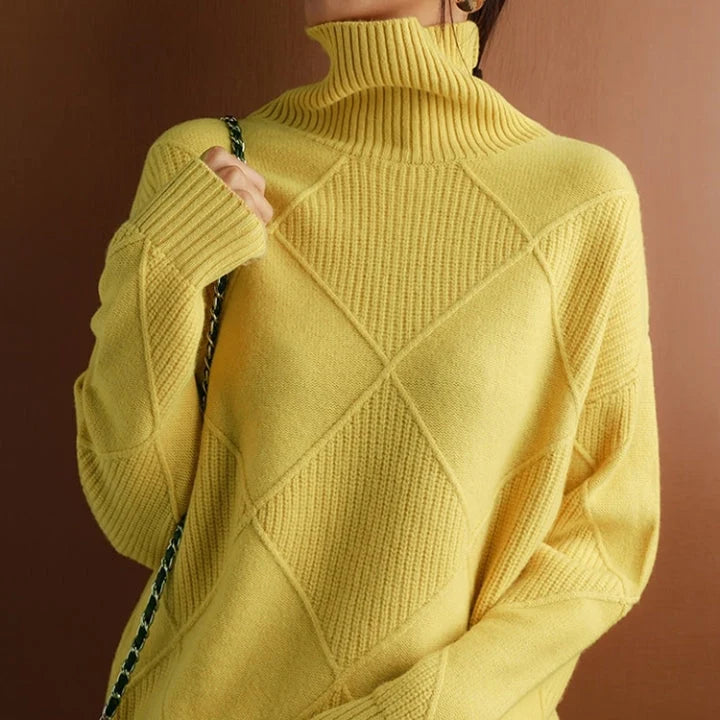 Damski sweter oversize z golfem, ciepła dzianina – ujęcie 2