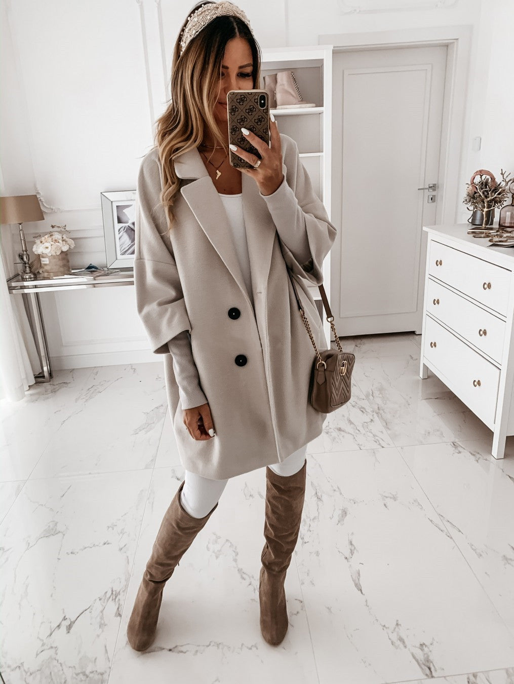 Marynarka Damska Oversize z Eleganckimi Guzikami – ujęcie 4