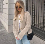 Damska Narzutka Koszulowa w Stylu Teddy – ujęcie 2