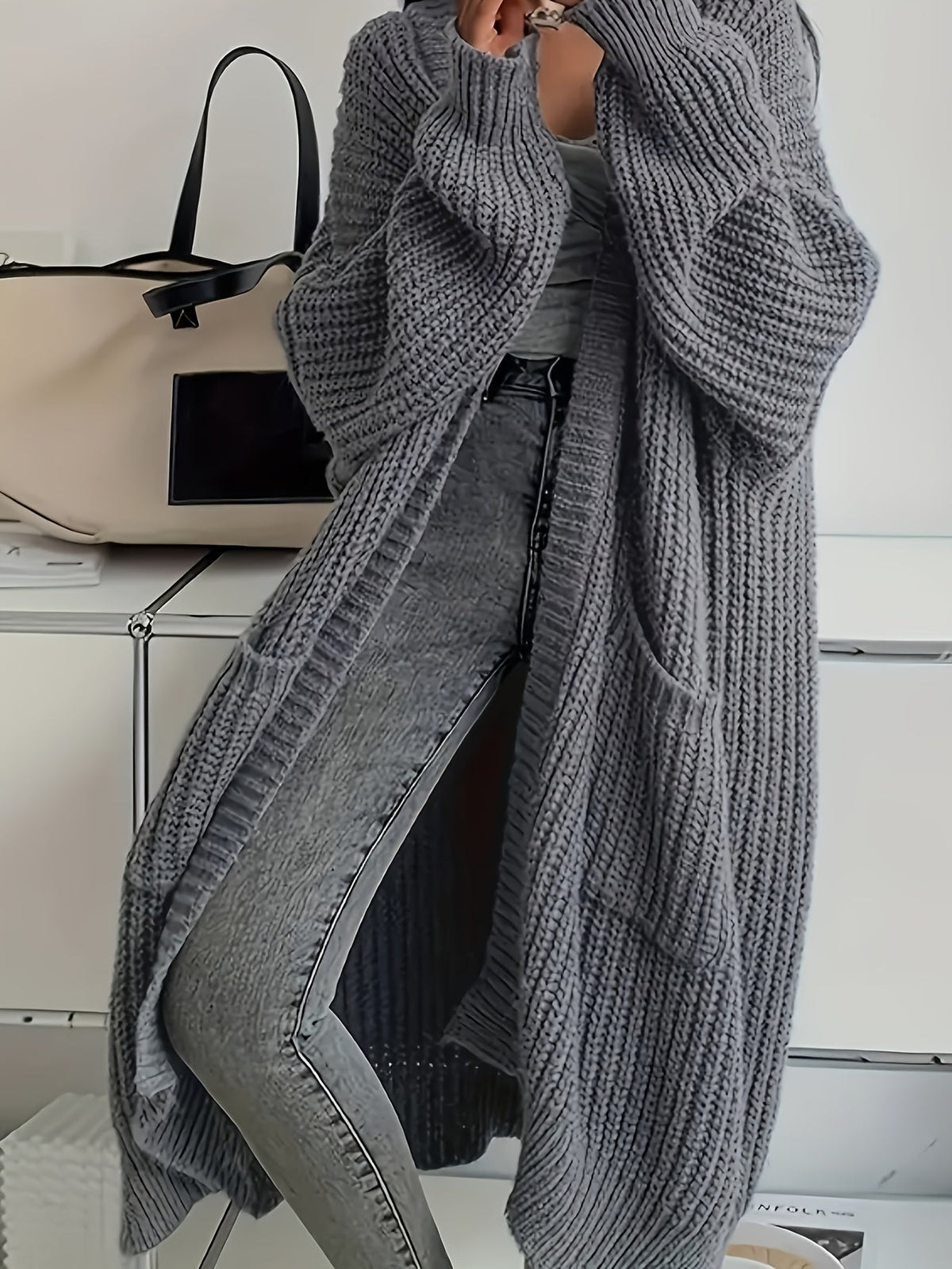 Kardigan Damski Długi Rozpinany Oversize z Dzianiny – ujęcie 2