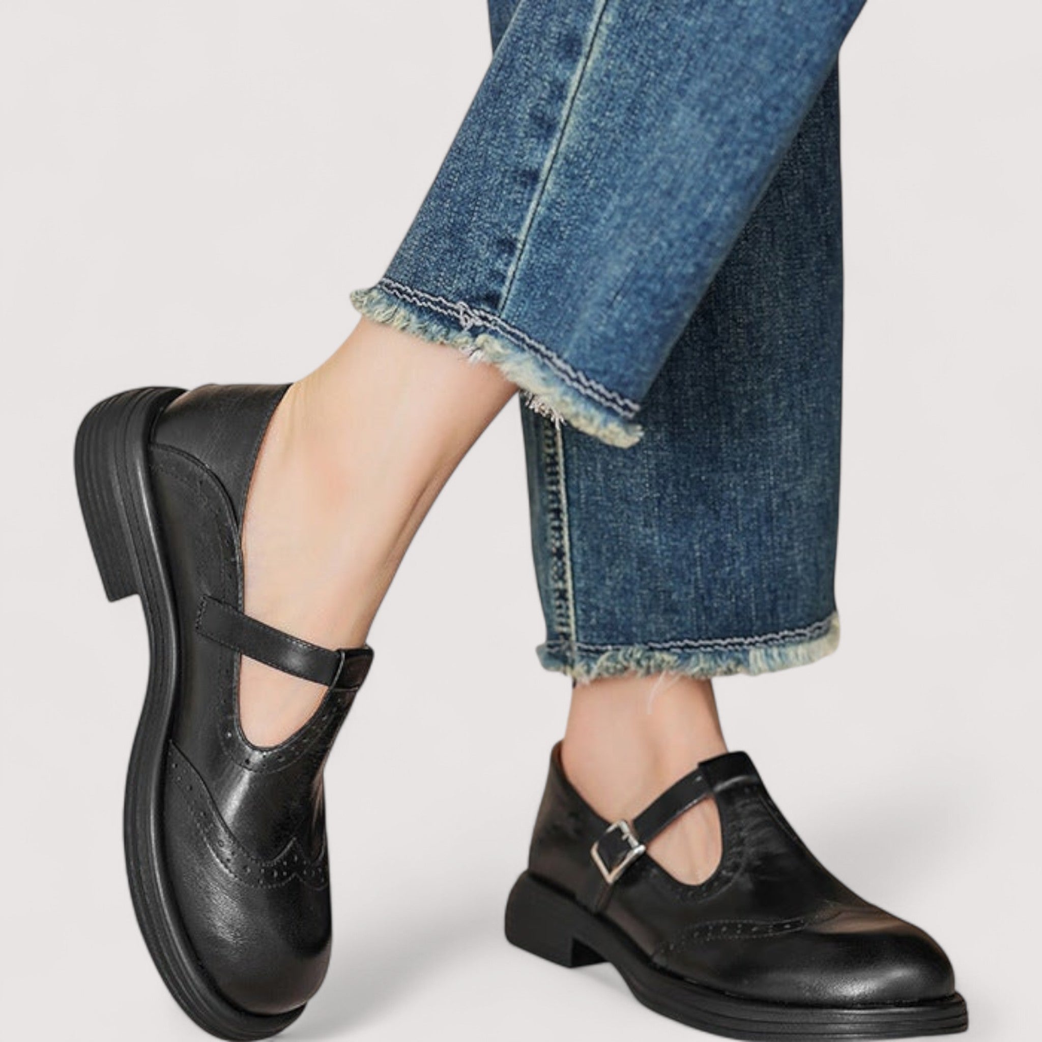 Czarne buty damskie Mary Jane ze skóry z klamrą
