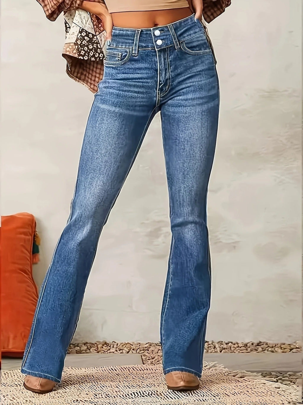Jeansy damskie dzwony detal