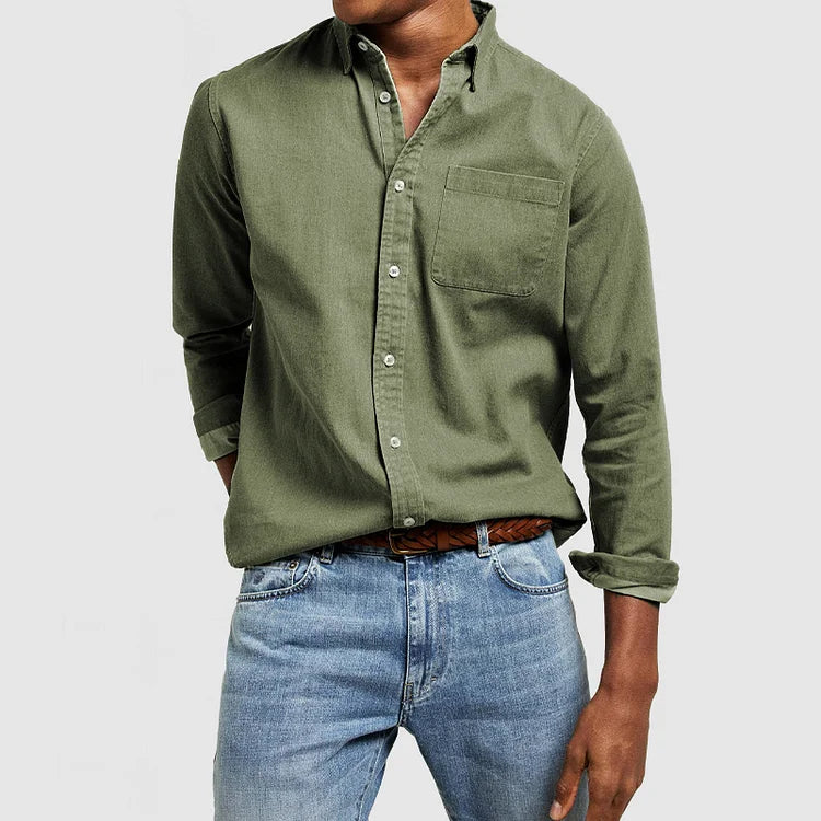 Męska koszula button-down w stylizacji casual