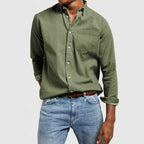 Męska koszula button-down w stylizacji casual