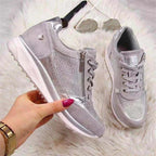 Damskie sneakersy zapinane na zamek – detal