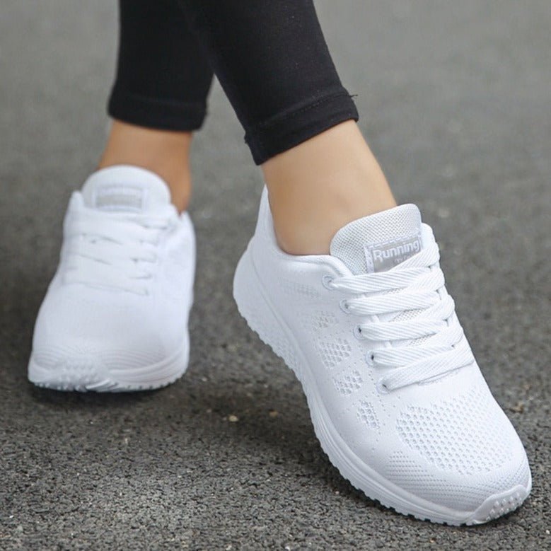 Dzianinowe sneakersy damskie ze sznurowaniem z boku