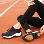 Sneakersy dzianinowe z pianką kolor czarno-błękitny