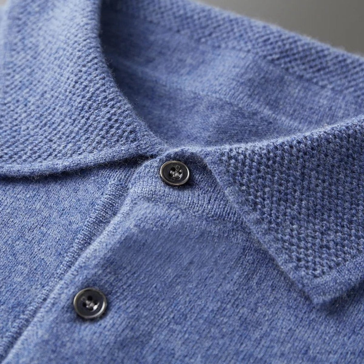 Męski sweter polo z długim rękawem, detal