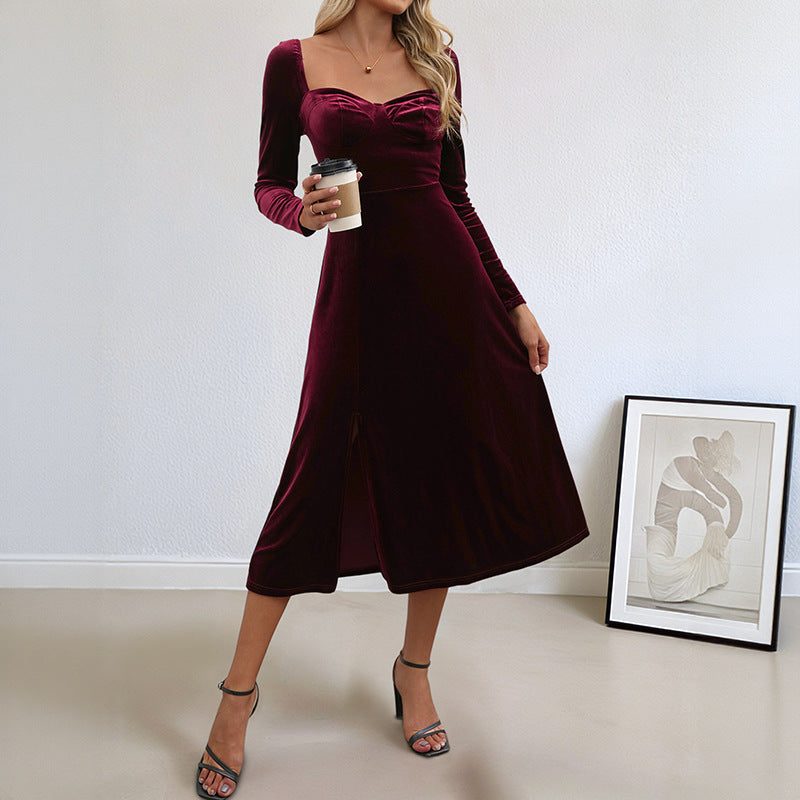 Sukienka Damska Aksamitna Midi Rozkloszowana z Długim Rękawem – detal